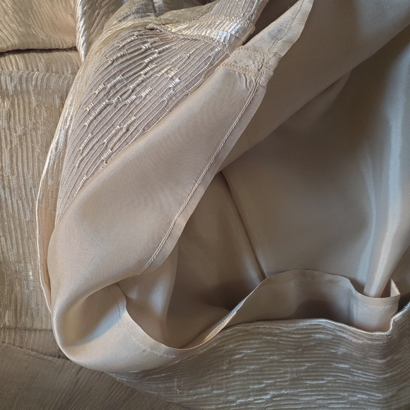 Max and Cleo sz 2 cream and gold cocktail dress - Picture 6 of 8